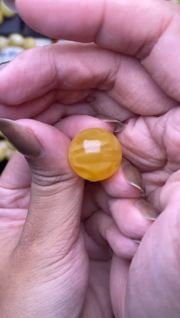 裸石琥珀未镶嵌大小姐珠宝95