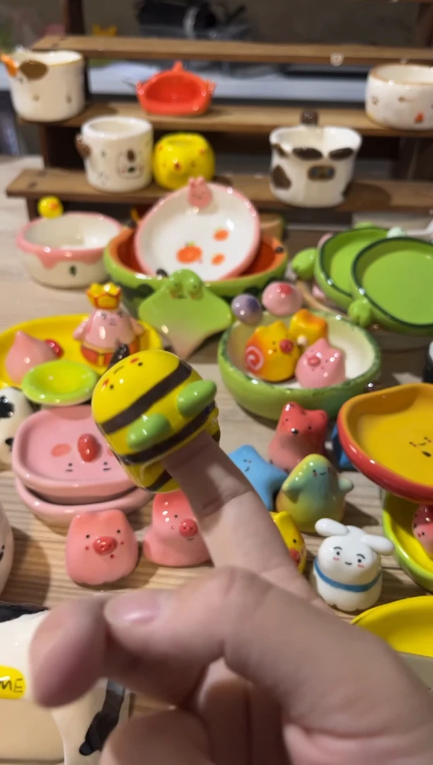 163手绘釉下彩微瑕陶瓷