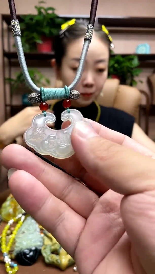 未镶嵌岫玉吊坠·