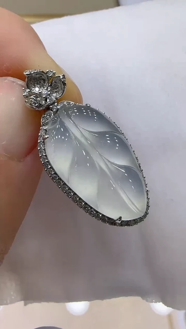 【闪购商品】翡翠吊坠(不含链)18K金镶嵌团购多样性发一件