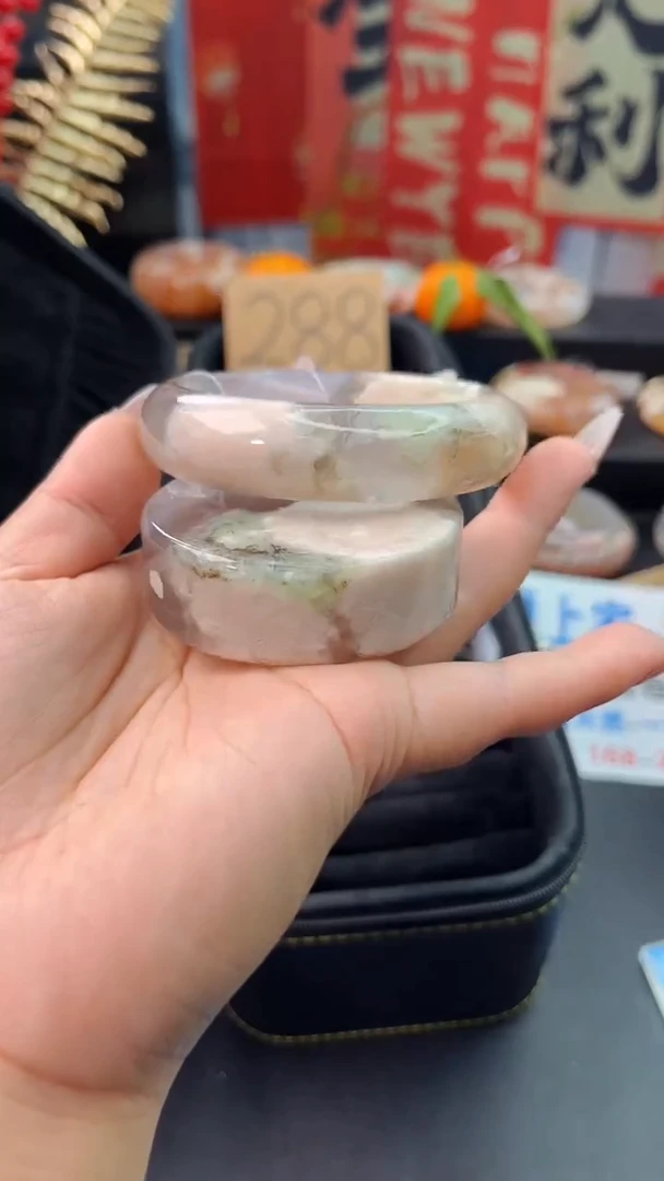 【闪购商品】石英质玉手镯未镶嵌赠送镯心（58圈口）