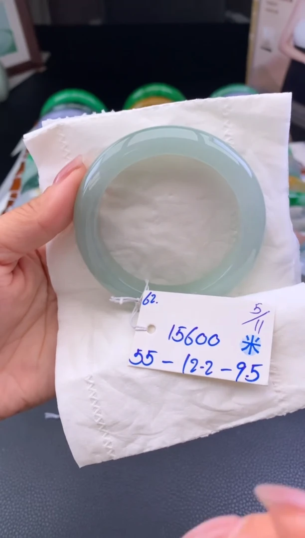 未镶嵌手镯翡翠假一赔三 手镯