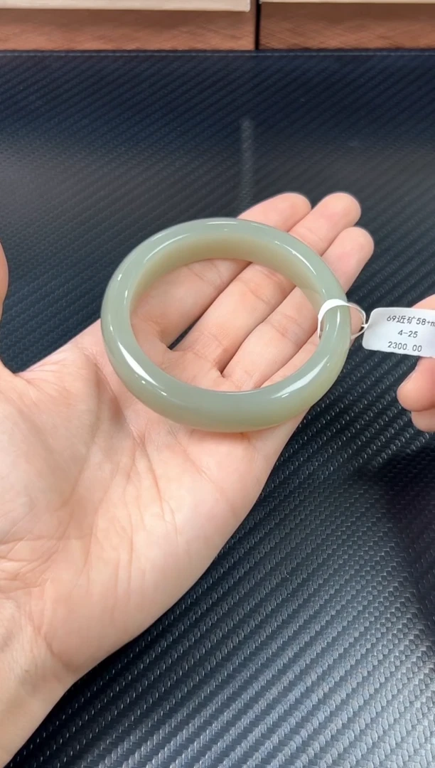 未镶嵌手镯和田玉就**人且末微色差近矿58+m