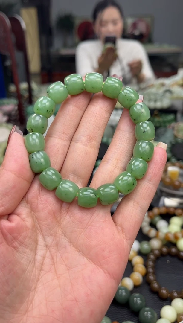 【闪购商品】和田玉手串未镶嵌乌兰海苹果绿碧玉卡12