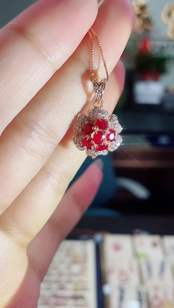 【闪购商品】红宝石颈饰银S925镶嵌吊坠