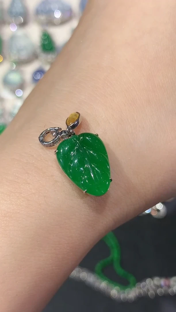 吊坠(不含链)18K金镶嵌翡翠B90  多样性一件发