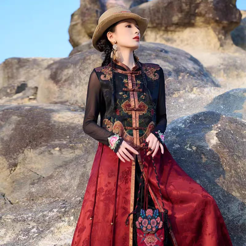 春秋明星同款新国风女装时髦洋气中长款修身马甲民族风刺绣长背心