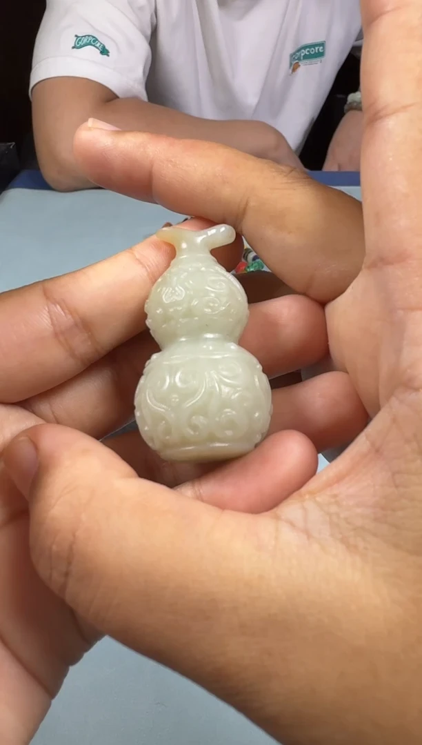 和田玉未镶嵌颈饰1