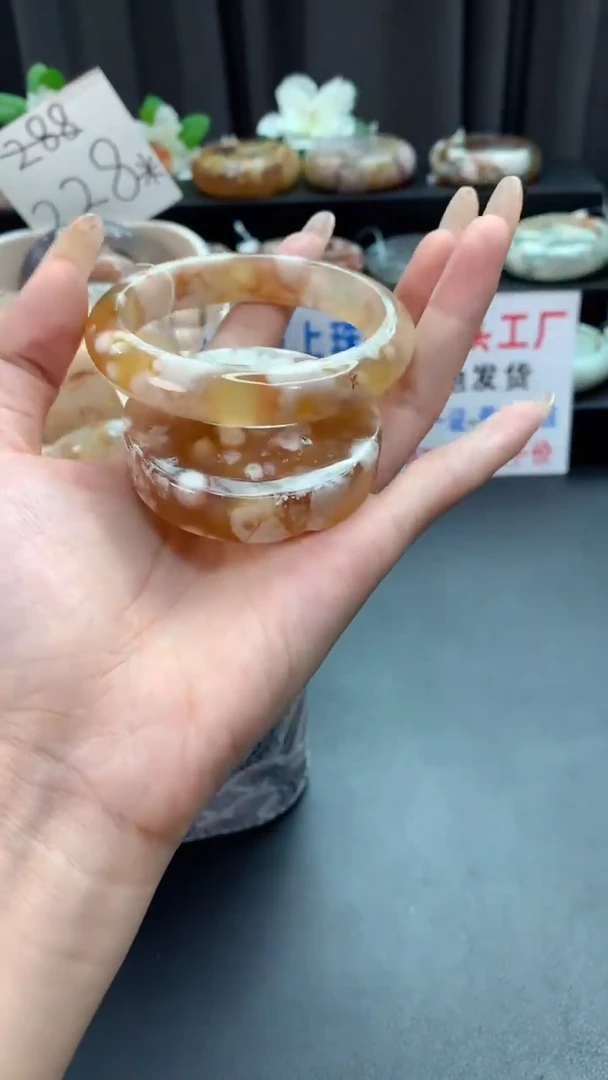 未镶嵌手镯石英质玉（56+圈口）赠送镯心