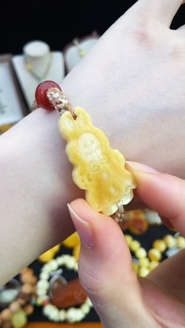 琥珀未镶嵌珠宝奇石柒月