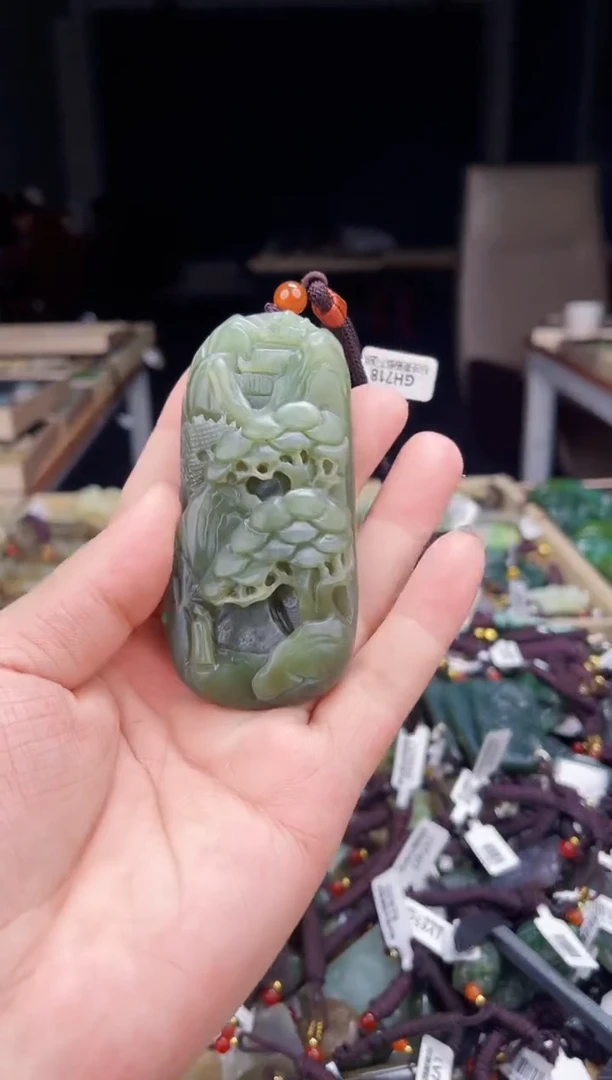 颈饰未镶嵌和田玉1