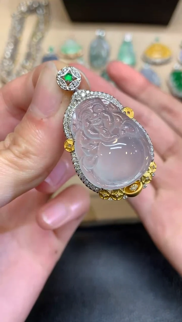 【闪购商品】翡翠颈饰18K金镶嵌财神爷【无服务费】