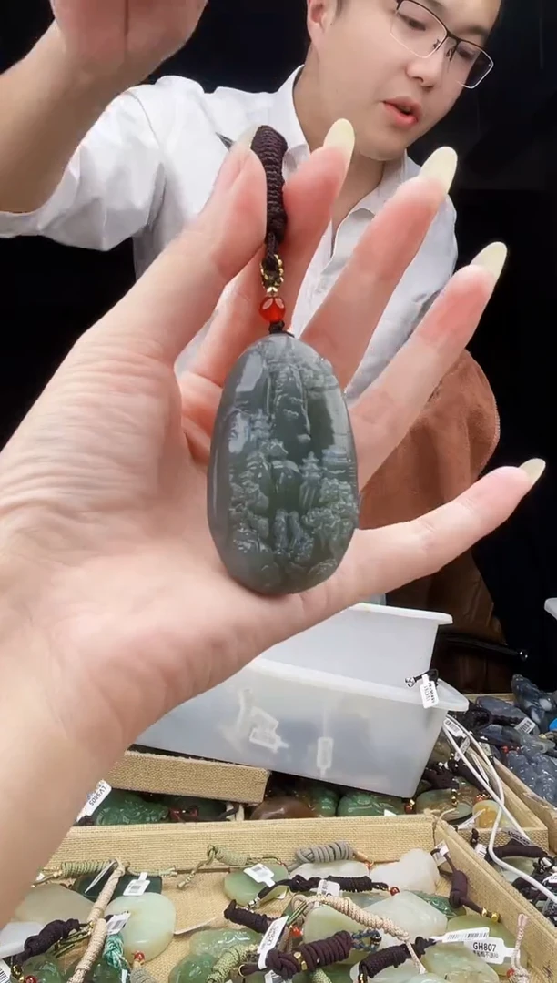 颈饰未镶嵌和田玉1