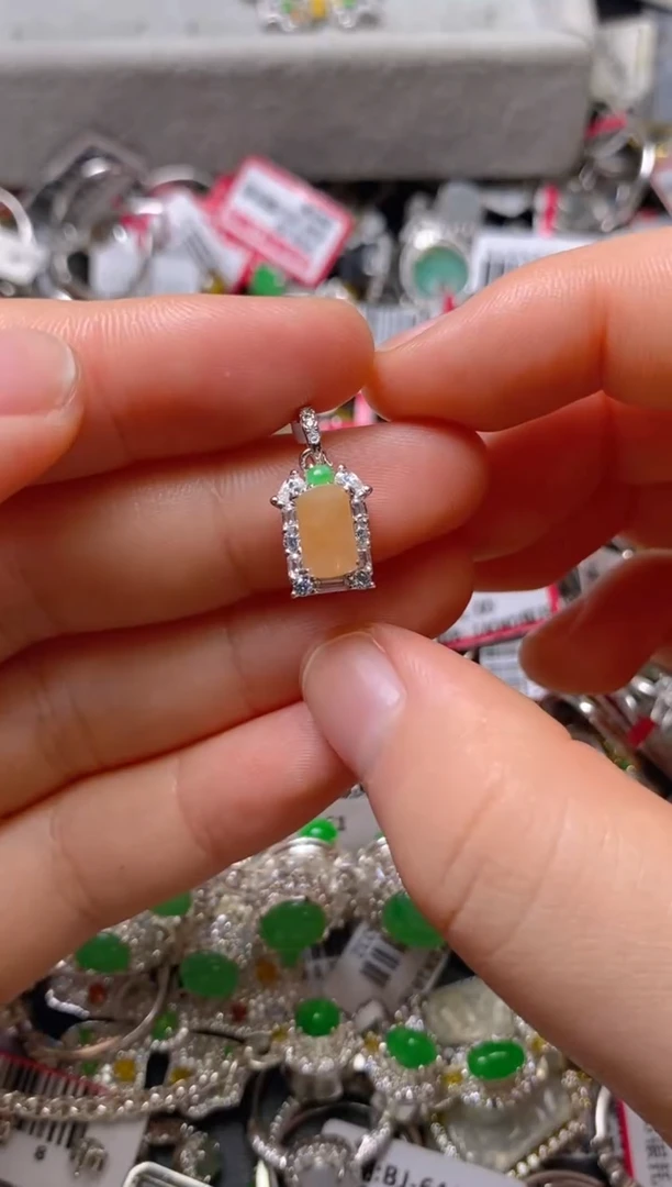 银S925镶嵌戒指翡翠百内无证书