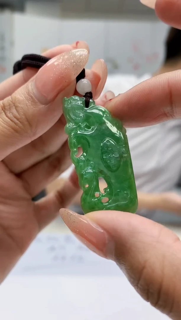 【闪购商品】定制翡翠未镶嵌4868MM-毛货挂件169