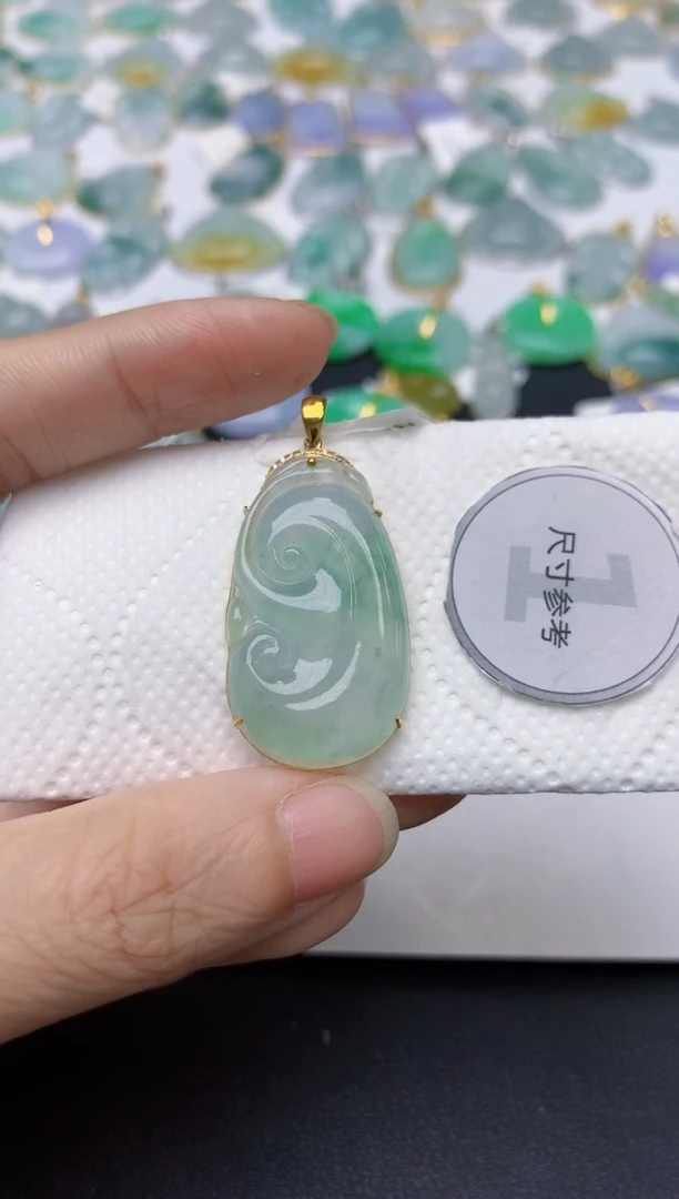 翡翠18K金镶嵌颈饰天然缅甸A货翡翠