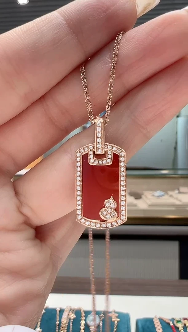 【闪购商品】钻石吊坠(不含链)18K金镶嵌满钻红方牌吊坠K红