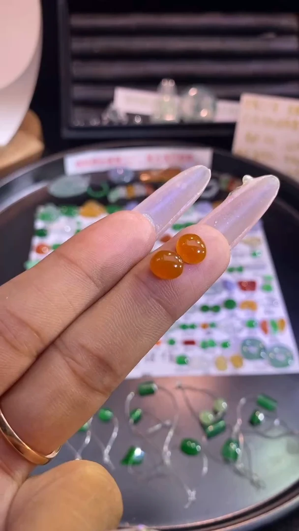 翡翠挂件未镶嵌蛋