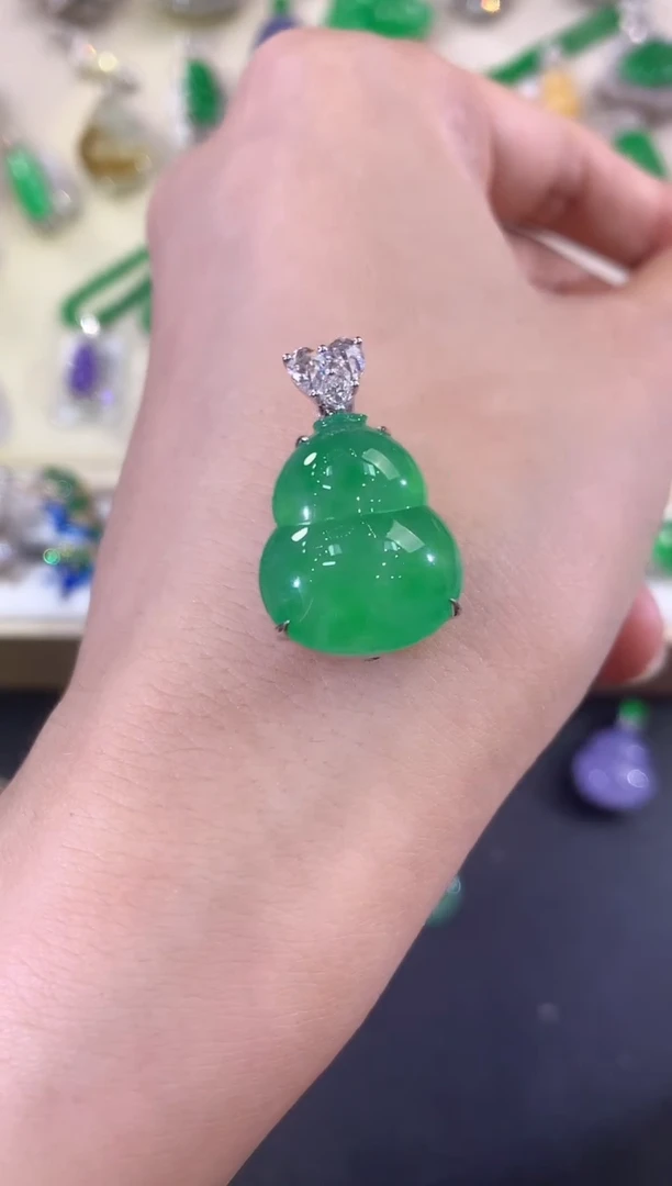 翡翠18K金镶嵌吊坠(不含链)V128