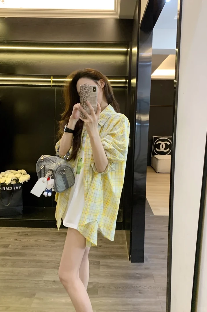 2025春装搭配一整套小个子减龄撞色黄色格子衬衫搭配印花短袖套装
