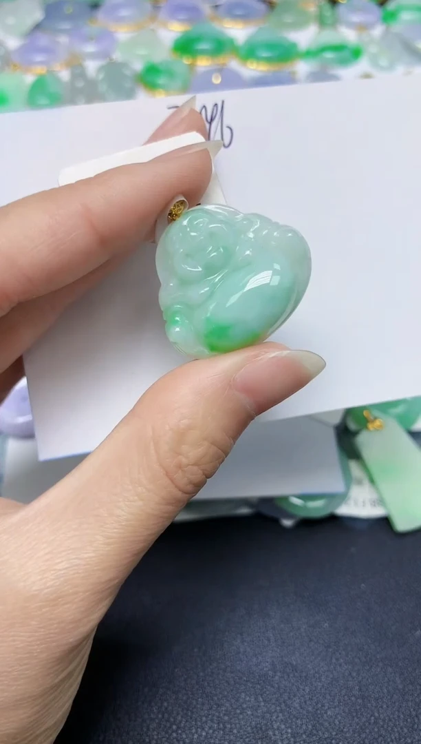 翡翠18K金镶嵌颈饰天然缅甸翡翠A货