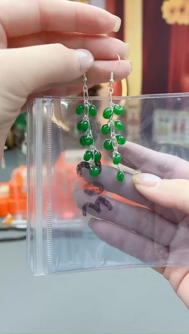 未镶嵌石英质玉（非洲翠）耳钉302