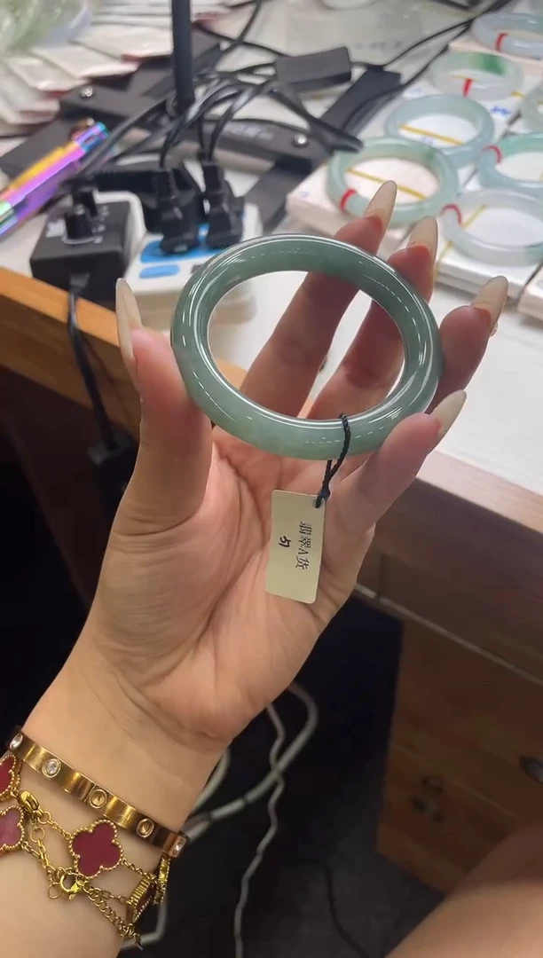 未镶嵌手镯翡翠油青圆条 52 3