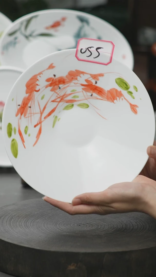 盘手绘釉下五彩虾趣055