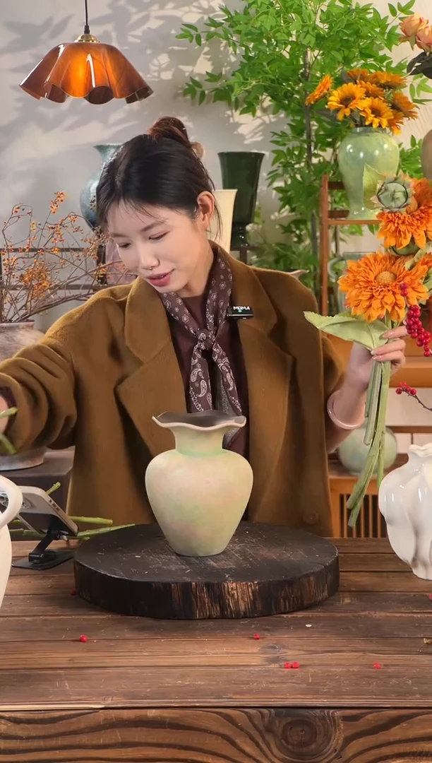 苔点绿-小号花瓣瓶