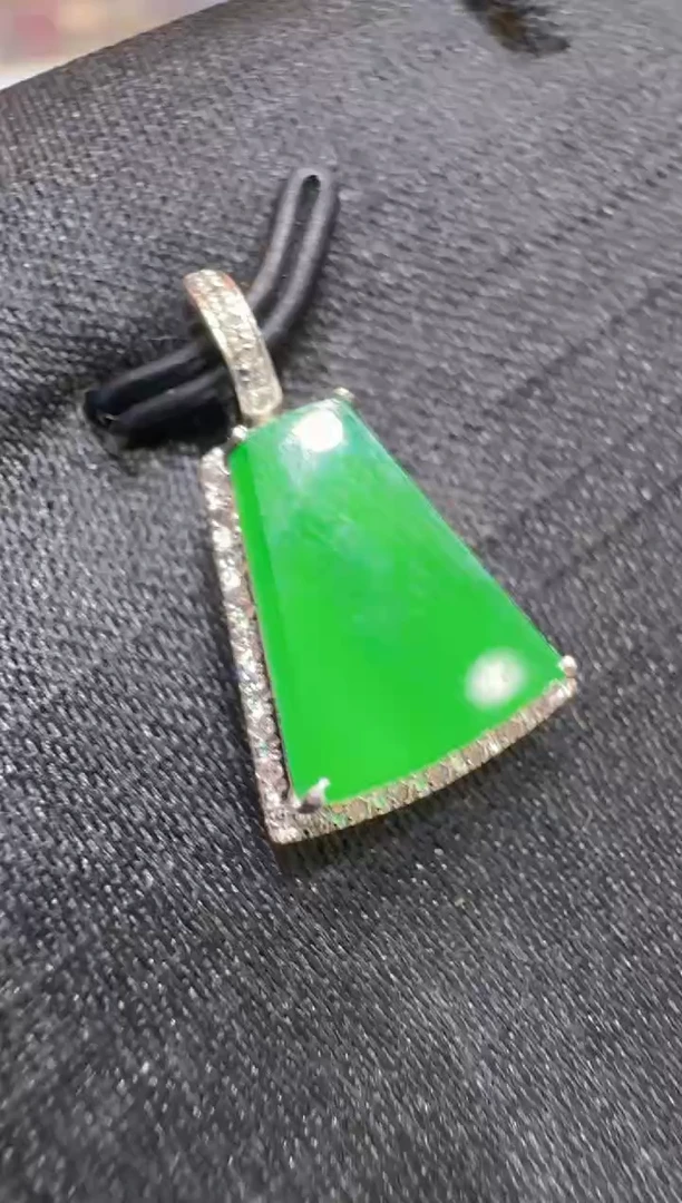 吊坠(不含链)18K金镶嵌翡翠多样性团购发一件