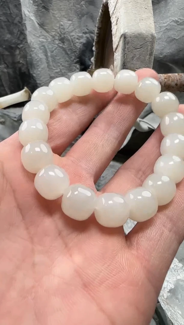 颈饰未镶嵌和田玉手串