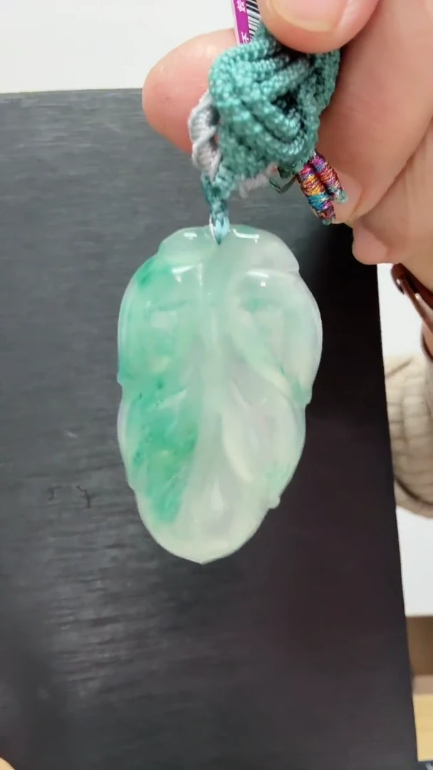 颈饰未镶嵌石英质玉6吊坠