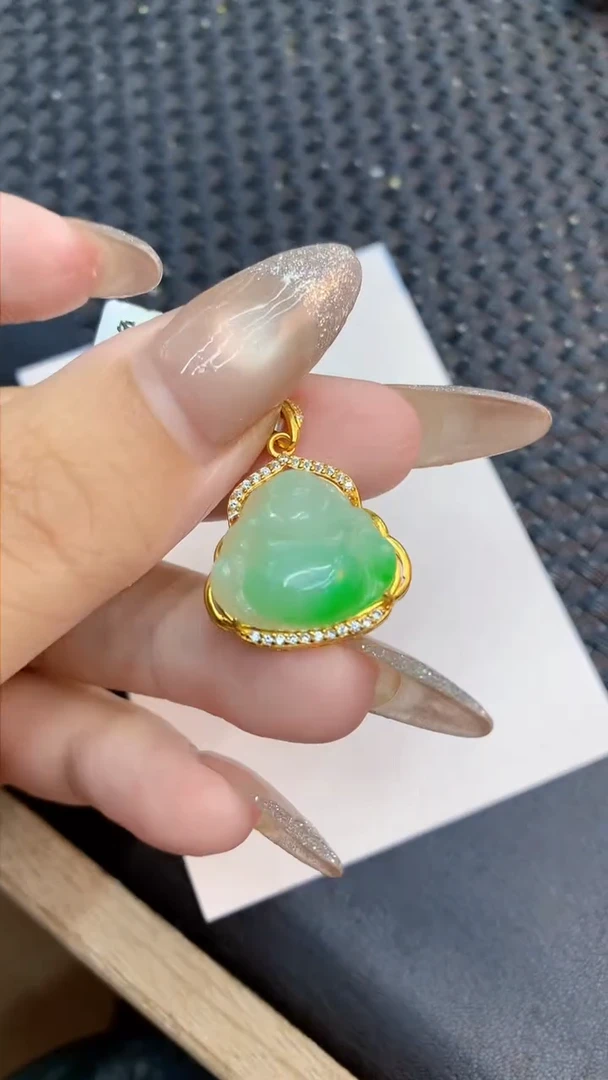 颈饰未镶嵌翡翠1