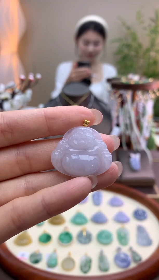 翡翠18K金镶嵌颈饰佛公