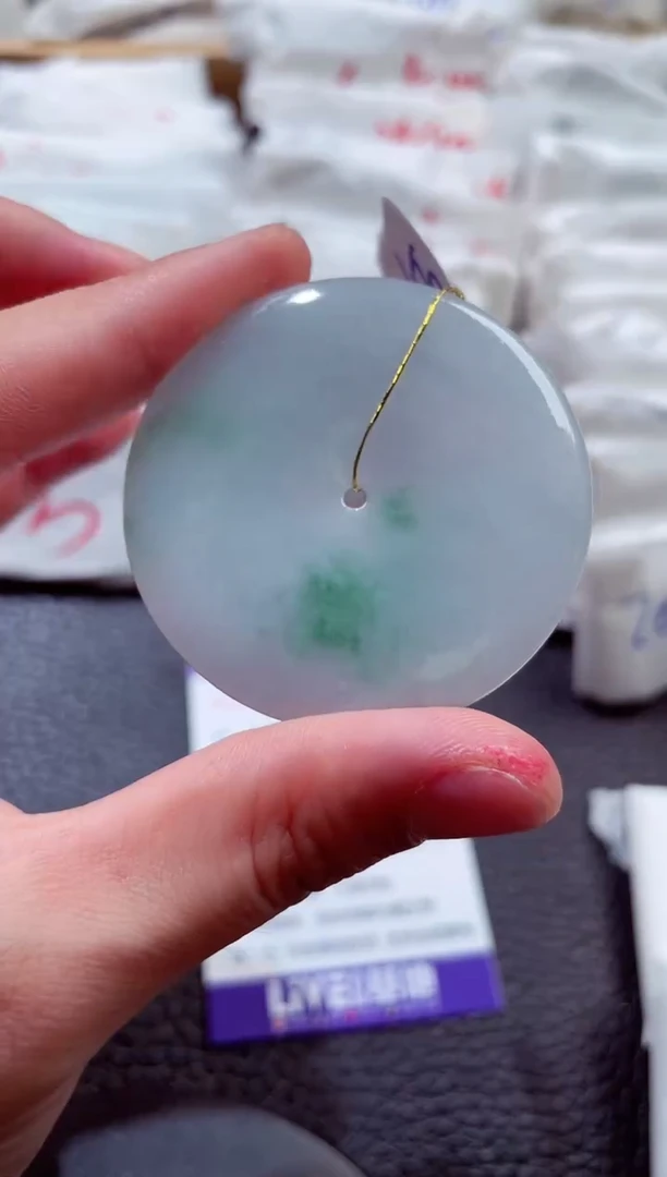 翡翠未镶嵌颈饰00005482