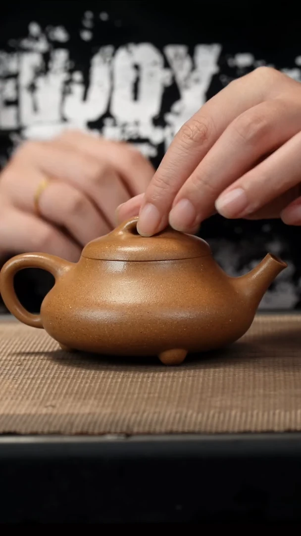 茶壶紫砂黄金段海棠瓢170c