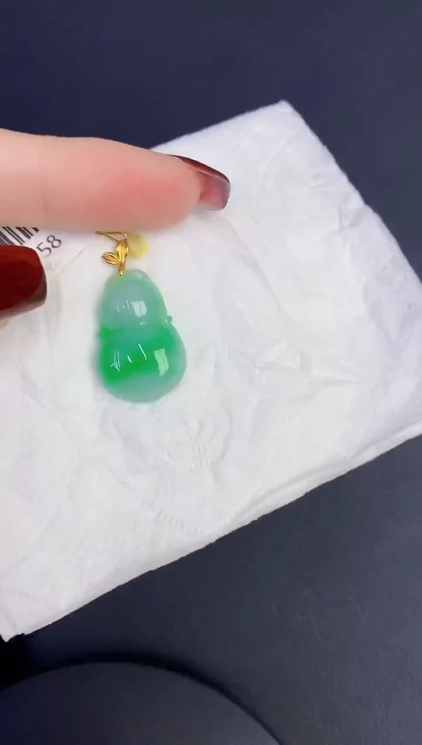 颈饰18K金镶嵌翡翠缅甸天然翡翠a货