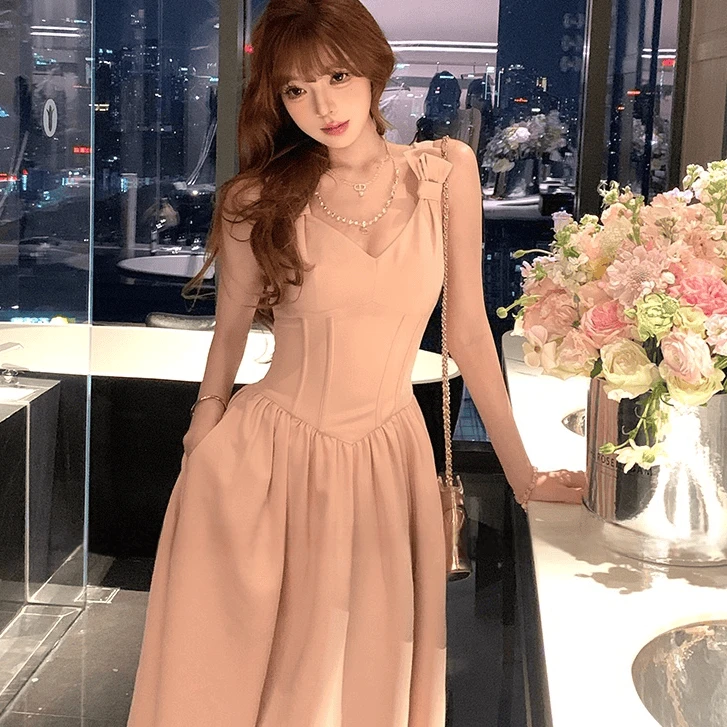 贵气千金感绝美显瘦吊带连衣裙法式赫本风经典版收腰鱼骨礼服长裙