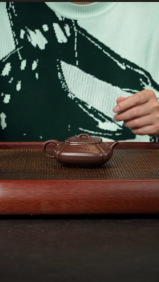 茶壶紫砂共****哥39老紫泥四方隐角