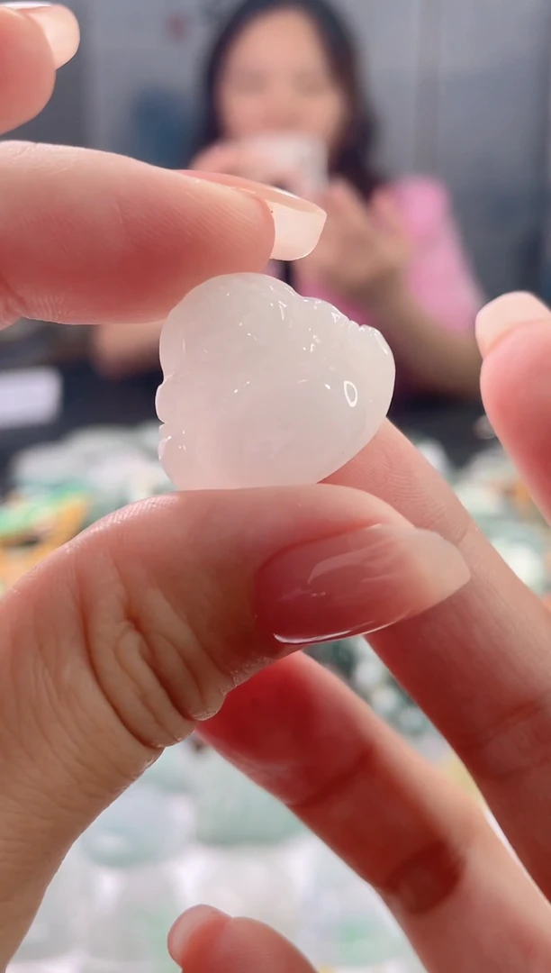 翡翠未镶嵌吊坠(赠链)一刀切佛公