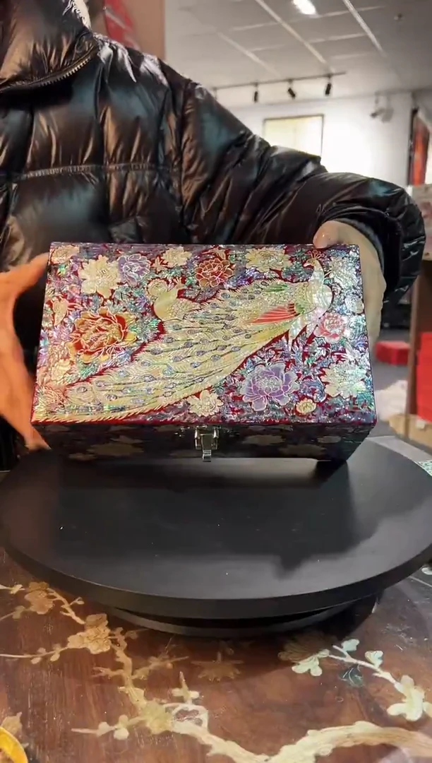 红底全满螺·弘贝雅螺钿漆器文化馆