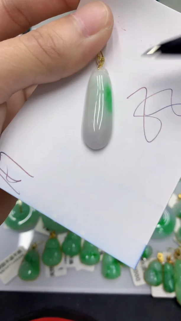 【闪购商品】翡翠颈饰18K金镶嵌翡翠