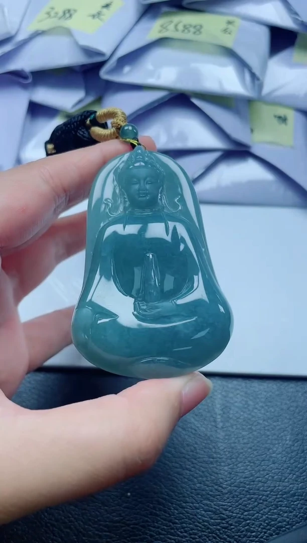 翡翠未镶嵌颈饰