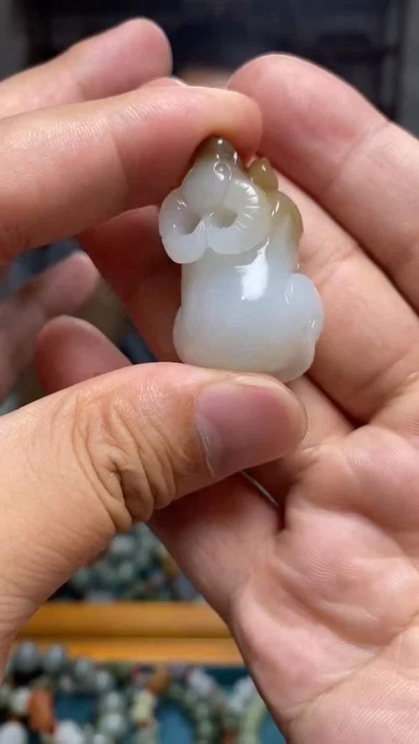 和田玉未镶嵌颈饰43