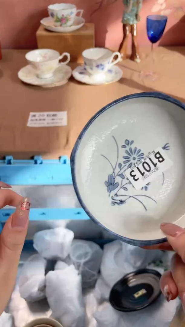 瓷片猫**草瓷器瓷器B1013