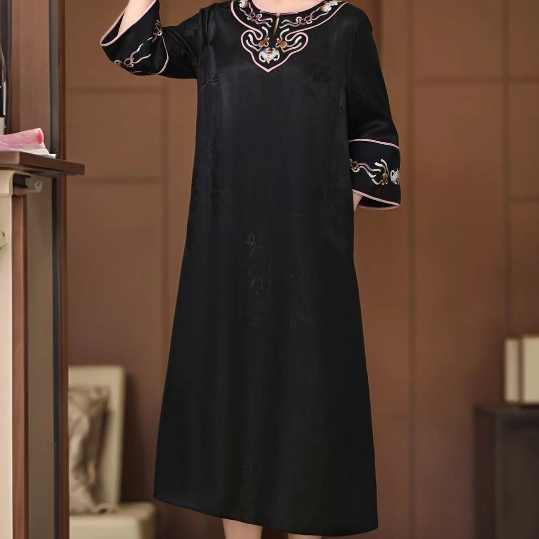 洋  新中式 定位刺绣100桑蚕丝湖丝重锻提花太太服连衣裙 51085