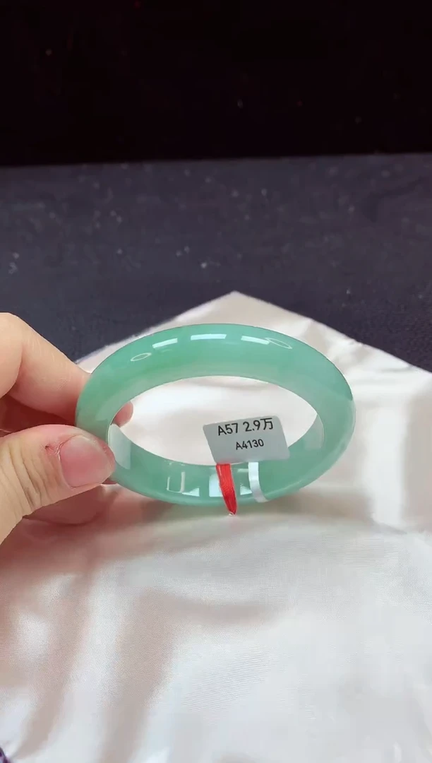 【闪购商品】翡翠手镯未镶嵌镯子57+