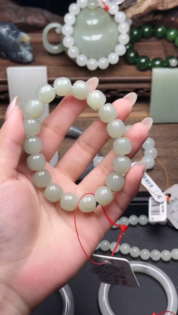 未镶嵌手串和田玉卡12且末青白 老型9012845