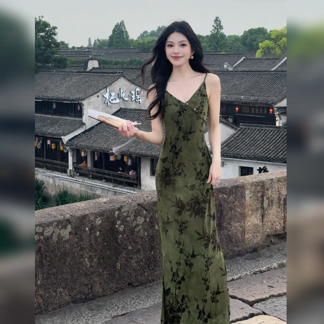 【猫七七】春夏新款显瘦气质绿色法式无袖连衣裙Q52DQ495