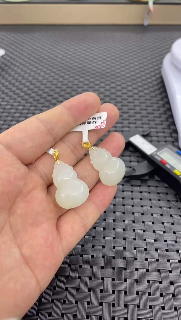 吊坠(不含链)18K金镶嵌和田玉葫芦（多样性发一件）D3324-1
